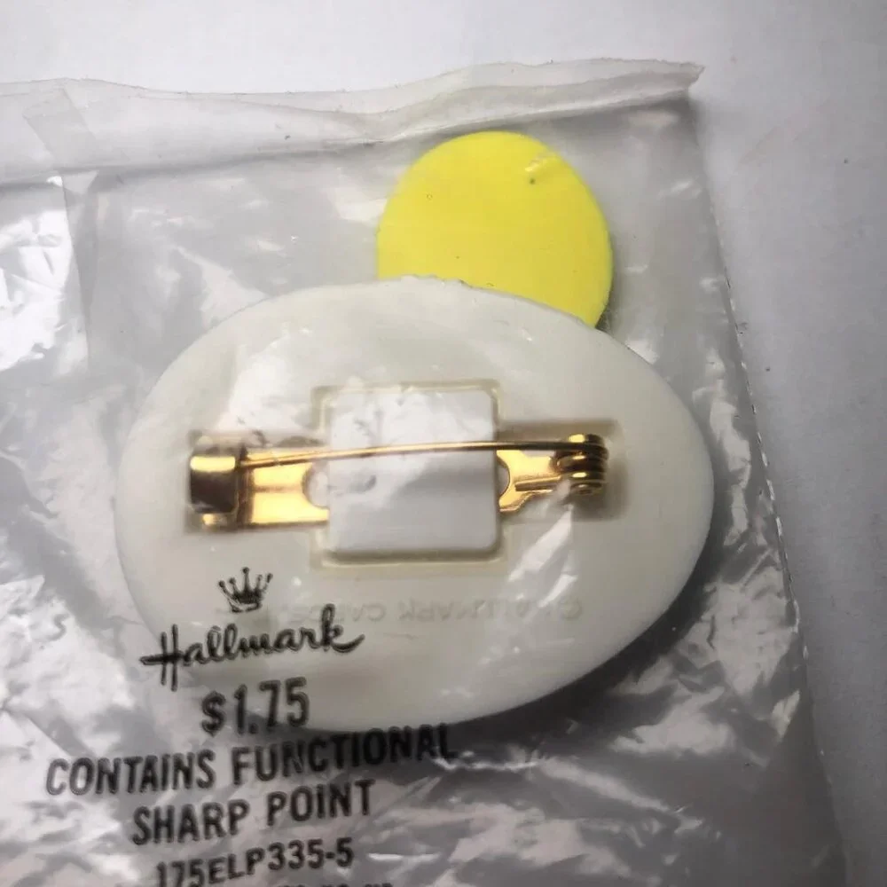 New Vintage Hallmark Lapel Pin Have a Grade A Day Smiley Face Egg Brooch Chicken